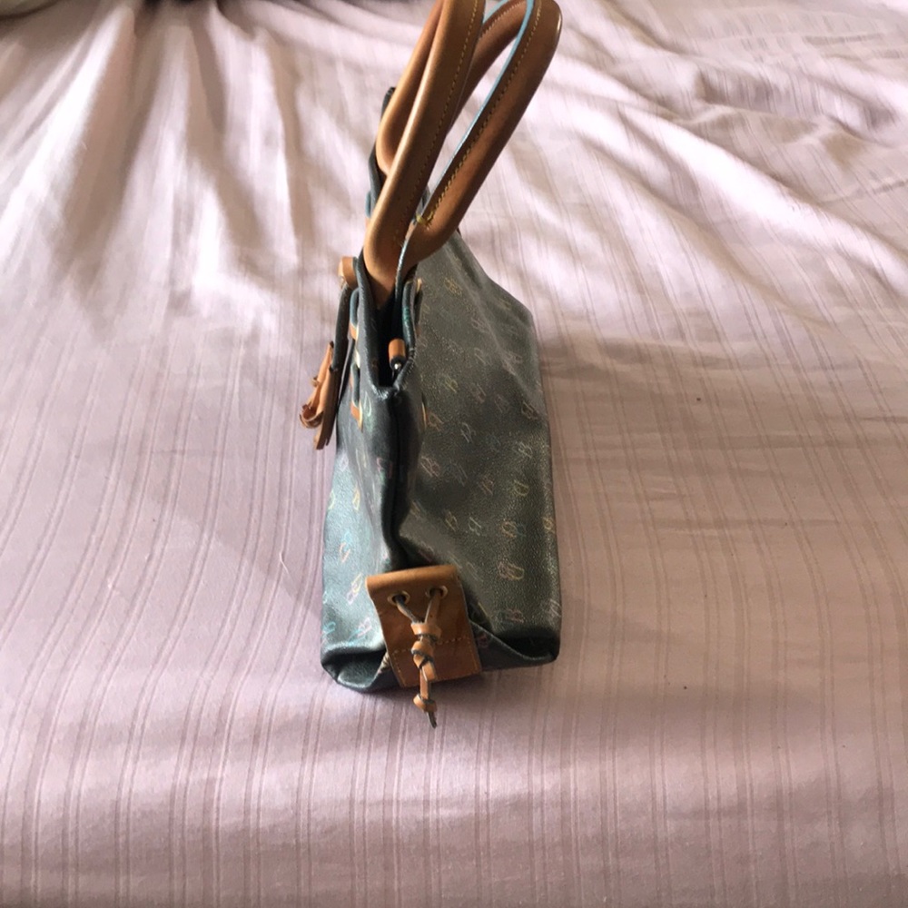 Dooney & buorke graphic purse - Picture 4 of 6